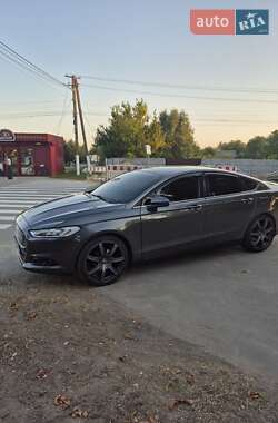 Седан Ford Fusion 2016 в 