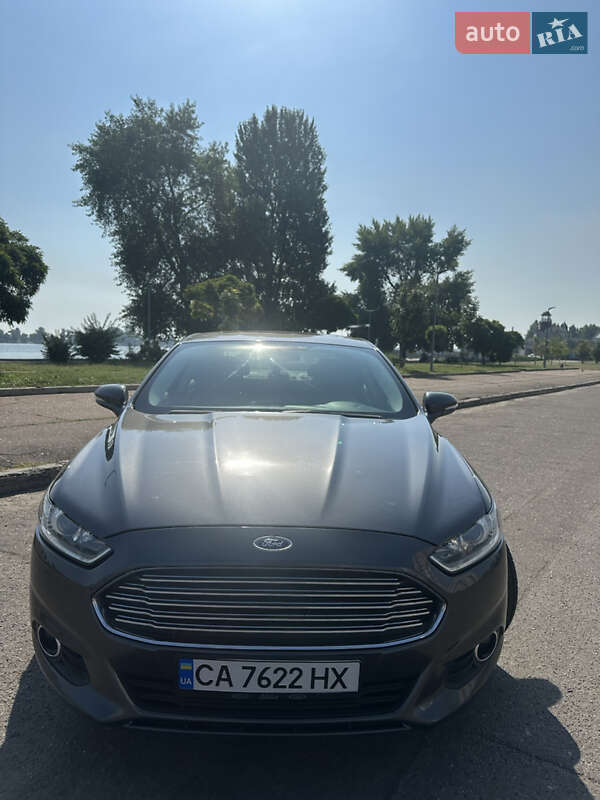 Седан Ford Fusion 2015 в Черкасах