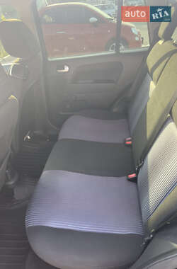 Хэтчбек Ford Fusion 2006 в  фото 9 Хэтчбек Ford Fusion 2006 в