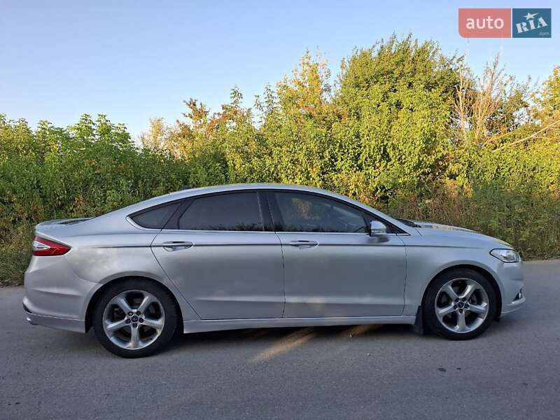 Седан Ford Fusion 2014 в Гусятине