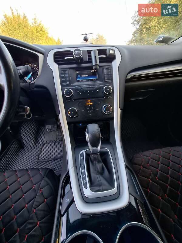 Седан Ford Fusion 2014 в Гусятине