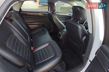 Седан Ford Fusion 2013 в 