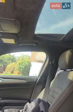 Седан Ford Fusion 2019 в 