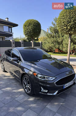 Седан Ford Fusion 2019 в Одесі