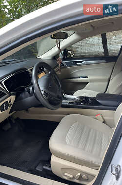 Седан Ford Fusion 2015 в 