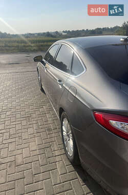 Седан Ford Fusion 2014 в 
