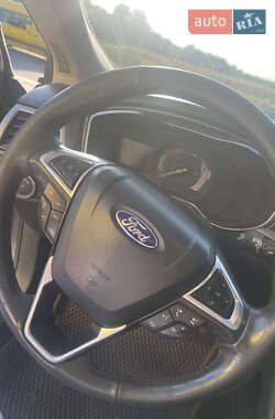 Седан Ford Fusion 2014 в 