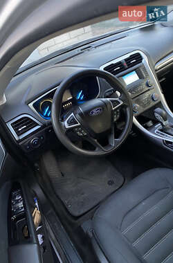 Седан Ford Fusion 2014 в 