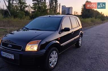 Хэтчбек Ford Fusion 2005 в 