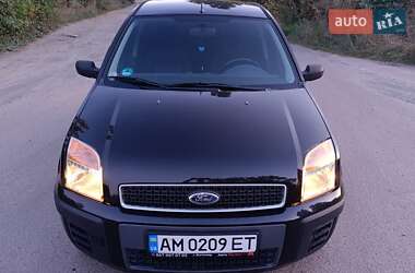 Хетчбек Ford Fusion 2005 в Радомишлі