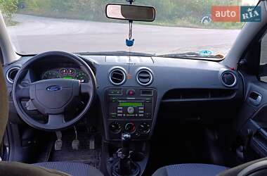 Хэтчбек Ford Fusion 2005 в 