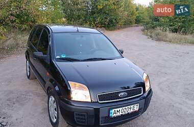 Хэтчбек Ford Fusion 2005 в 