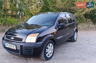 Хэтчбек Ford Fusion 2005 в 