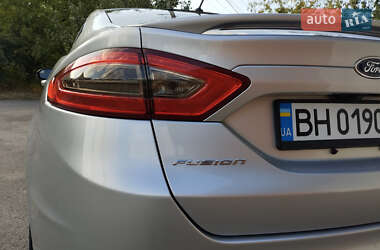 Седан Ford Fusion 2016 в 