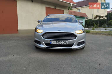 Седан Ford Fusion 2016 в 