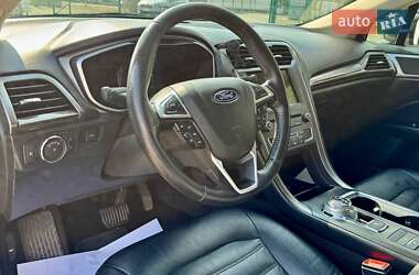 Седан Ford Fusion 2016 в 