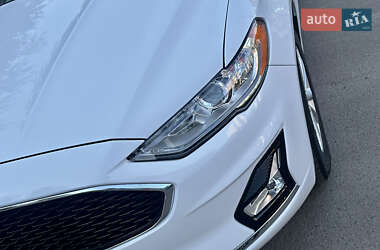 Седан Ford Fusion 2019 в 