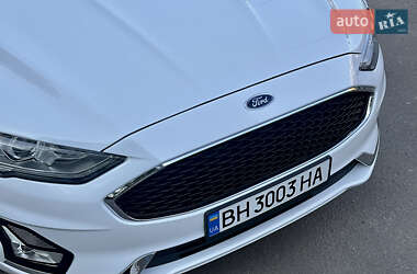 Седан Ford Fusion 2019 в 