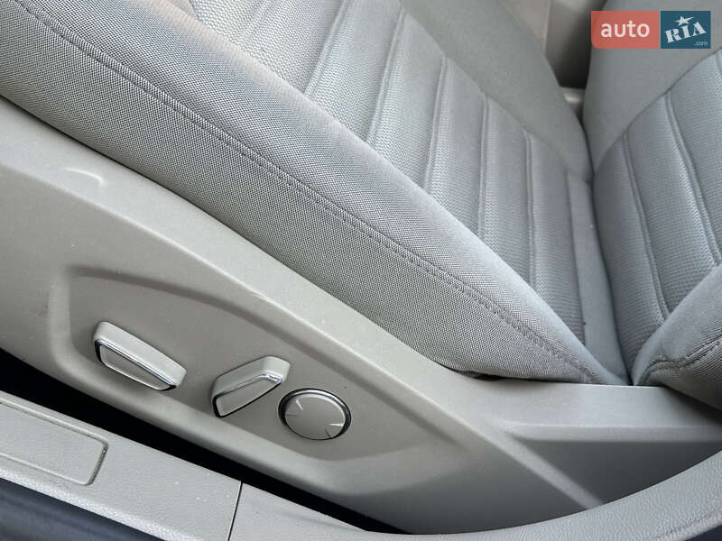 Седан Ford Fusion 2019 в Одессе