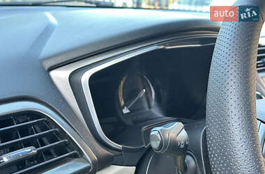 Седан Ford Fusion 2019 в 