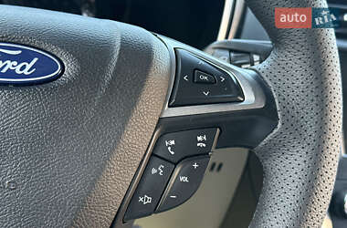 Седан Ford Fusion 2019 в 