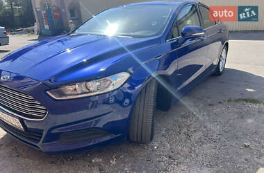Седан Ford Fusion 2015 в 