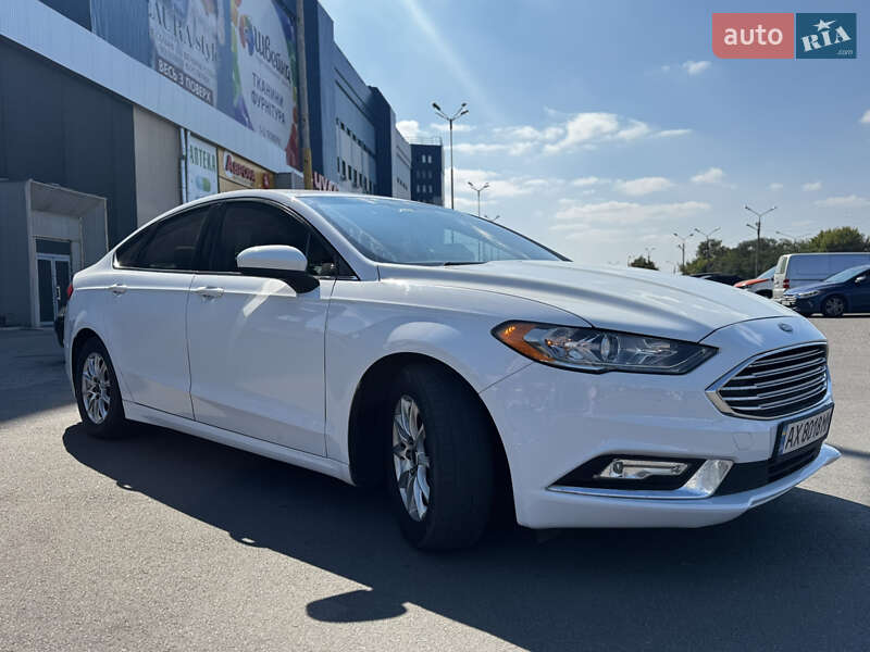 Седан Ford Fusion 2016 в 