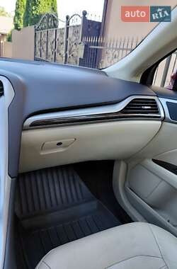 Седан Ford Fusion 2014 в Сокале