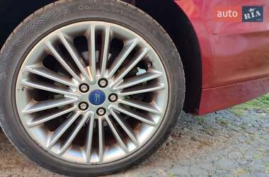 Седан Ford Fusion 2014 в Сокале