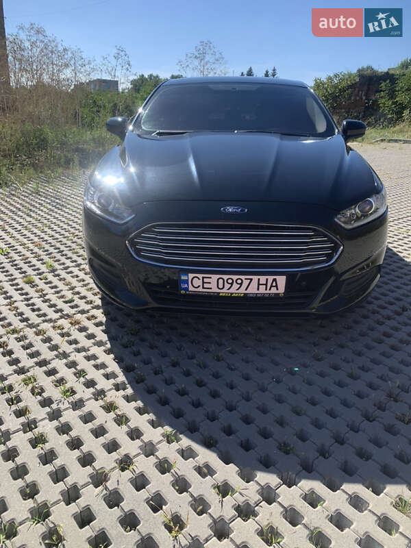 Седан Ford Fusion 2016 в 