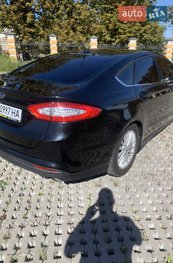 Седан Ford Fusion 2016 в 