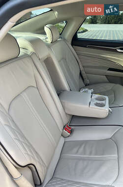 Седан Ford Fusion 2017 в 