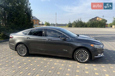 Седан Ford Fusion 2017 в 