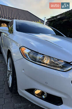 Седан Ford Fusion 2014 в 