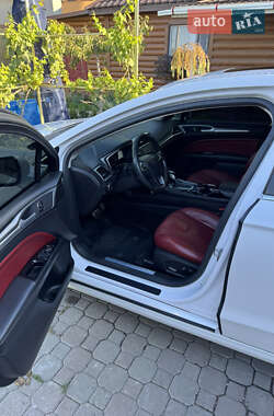 Седан Ford Fusion 2014 в 