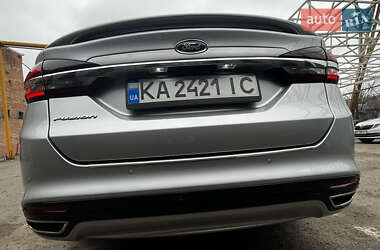 Седан Ford Fusion 2017 в 