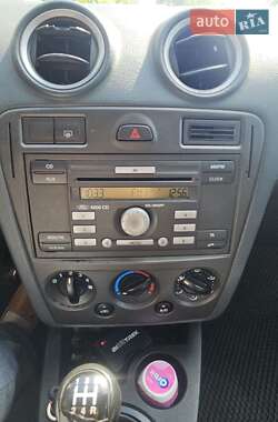 Хэтчбек Ford Fusion 2008 в 
