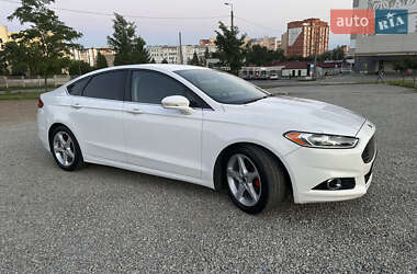Седан Ford Fusion 2013 в 