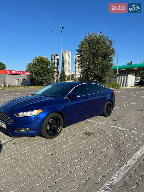Седан Ford Fusion 2015 в 