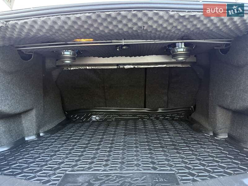 Седан Ford Fusion 2012 в Луцьку
