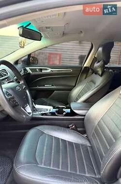 Седан Ford Fusion 2014 в 