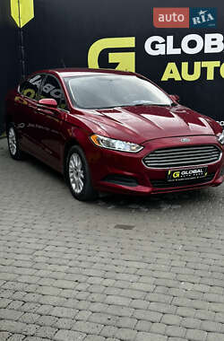 Седан Ford Fusion 2015 в 