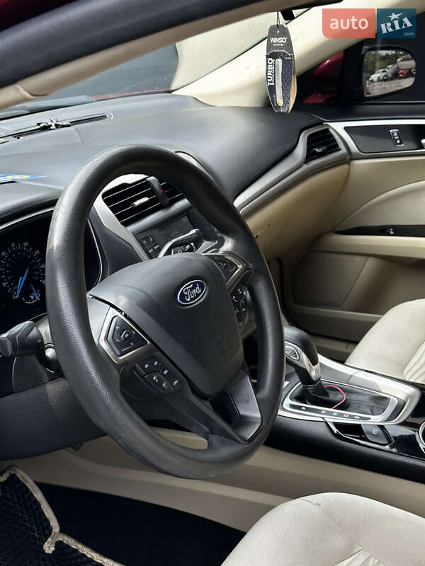 Седан Ford Fusion 2015 в Львове
