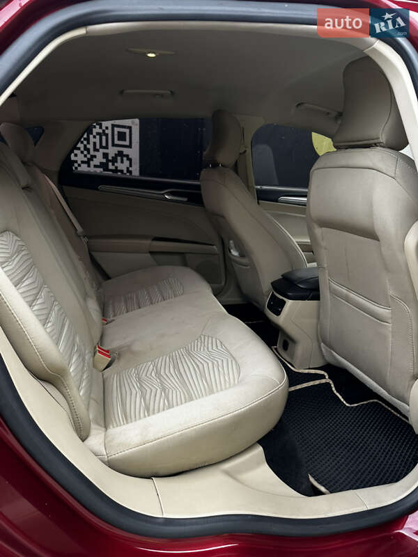 Седан Ford Fusion 2015 в Львове