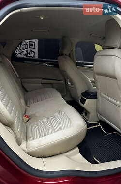 Седан Ford Fusion 2015 в 