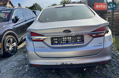 Седан Ford Fusion 2017 в 