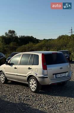 Хэтчбек Ford Fusion 2003 в 
