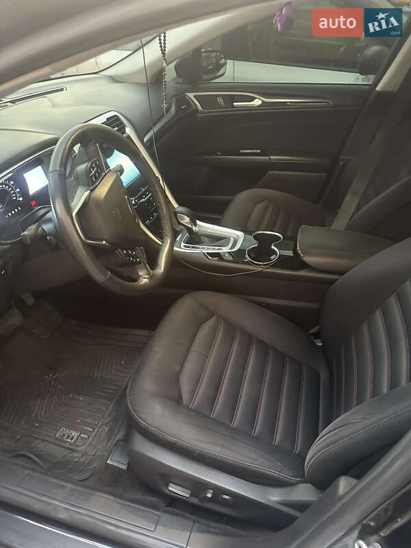 Седан Ford Fusion 2014 в Львові