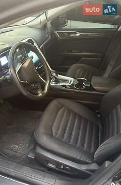 Седан Ford Fusion 2014 в 