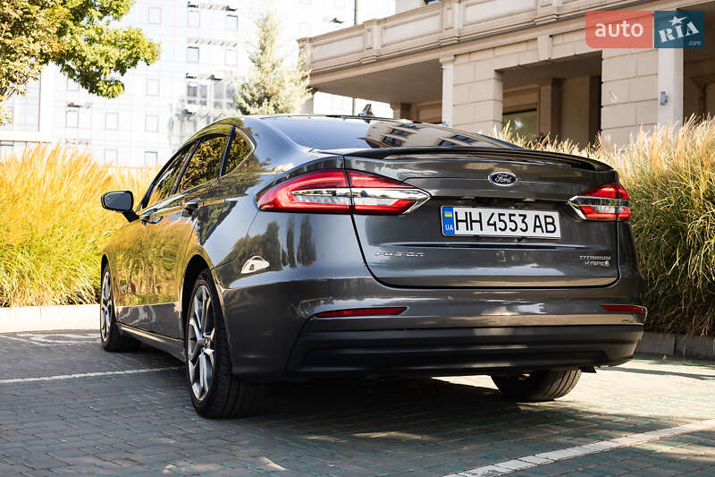 Седан Ford Fusion 2019 в Одессе